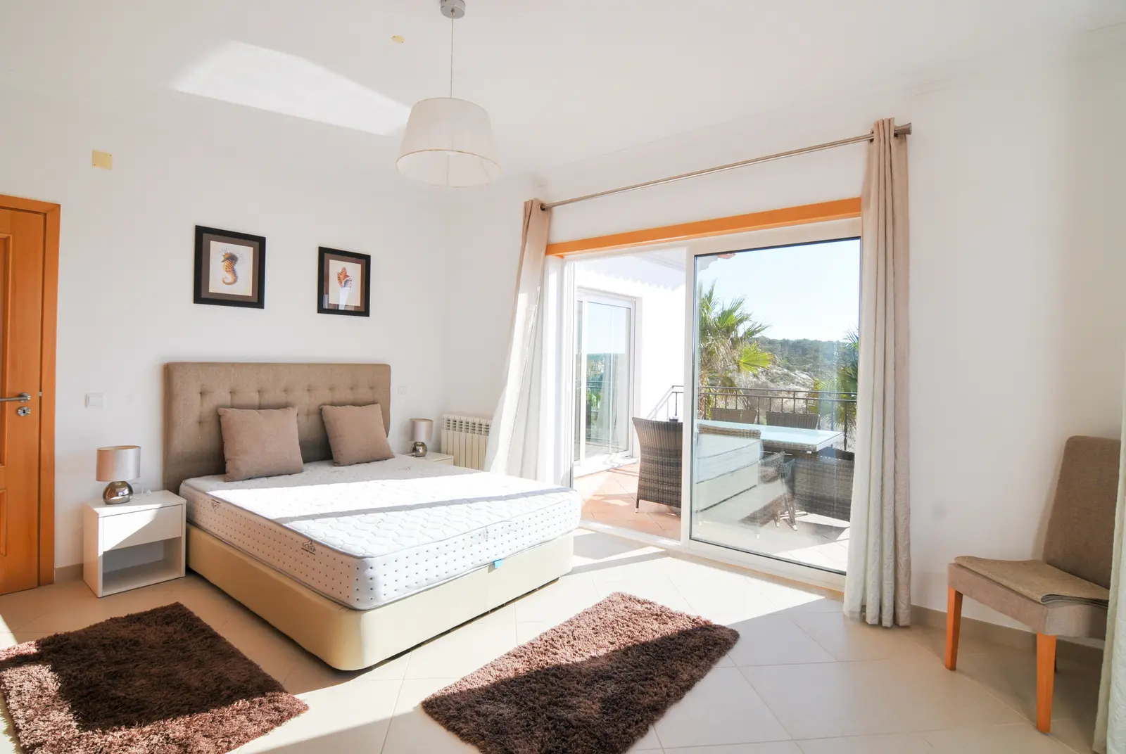 Chambre donnant sur l’extérieur