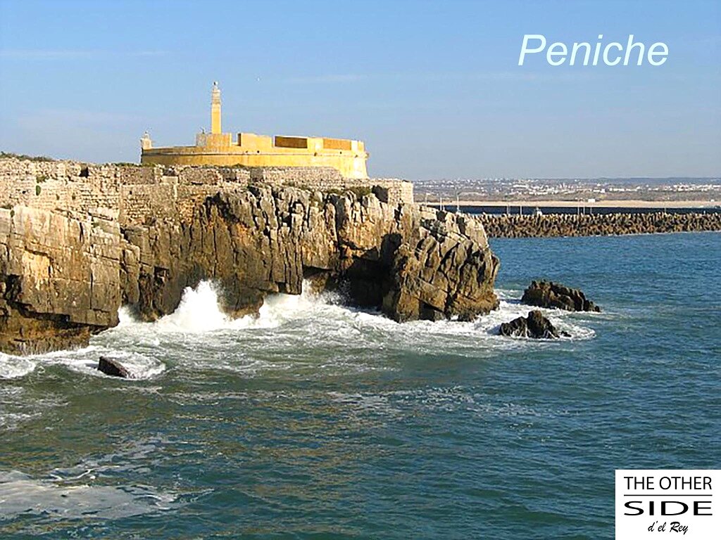 Le fort et les falaises de Peniche