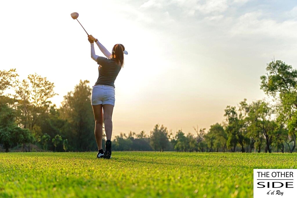 Golf au coucher du soleil