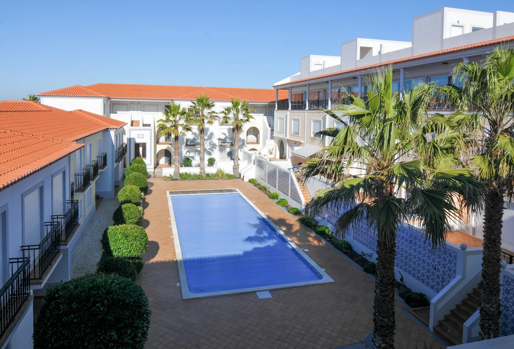 Piscine privée de la résidence