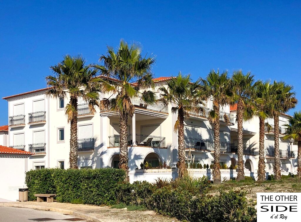 La résidence Beachfront et ses jardins