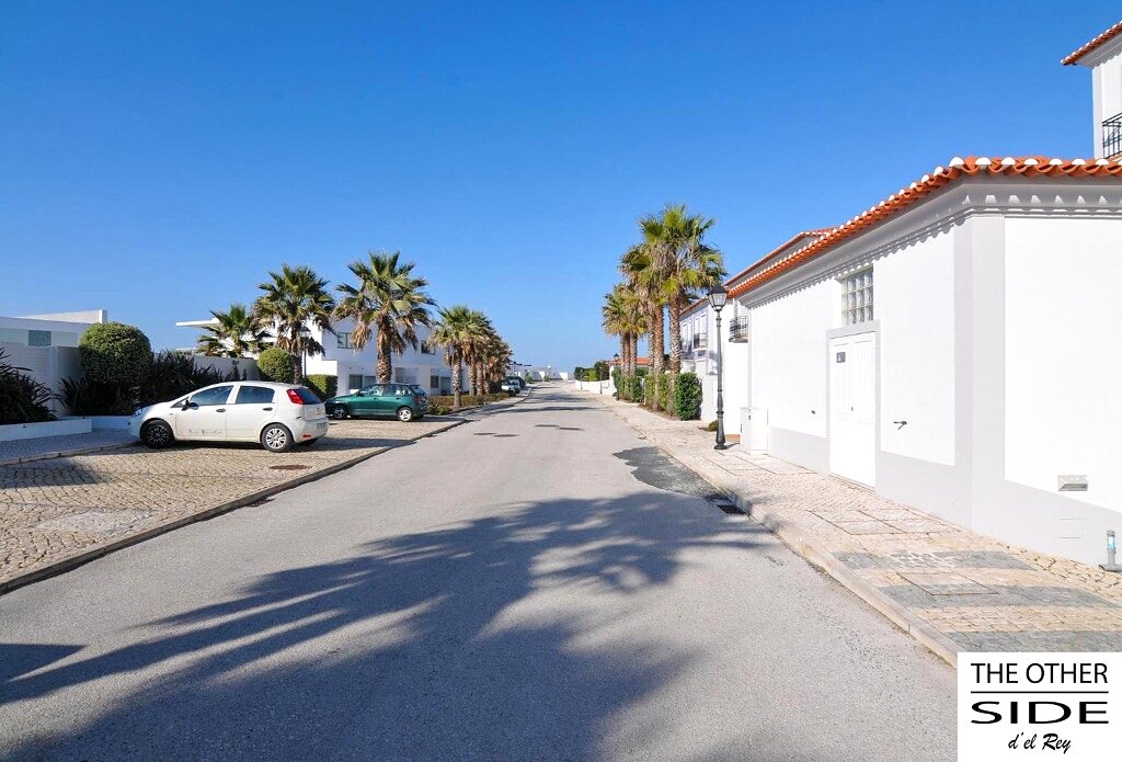 Une rue calme du resort